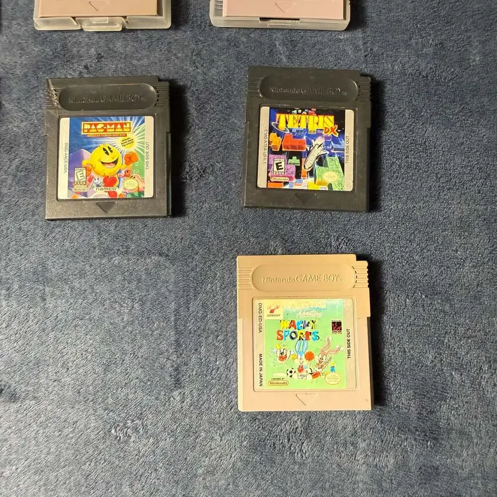 Lot of 8 Nintendo Game Boy  Games including Tetris DX and Pac-Man
